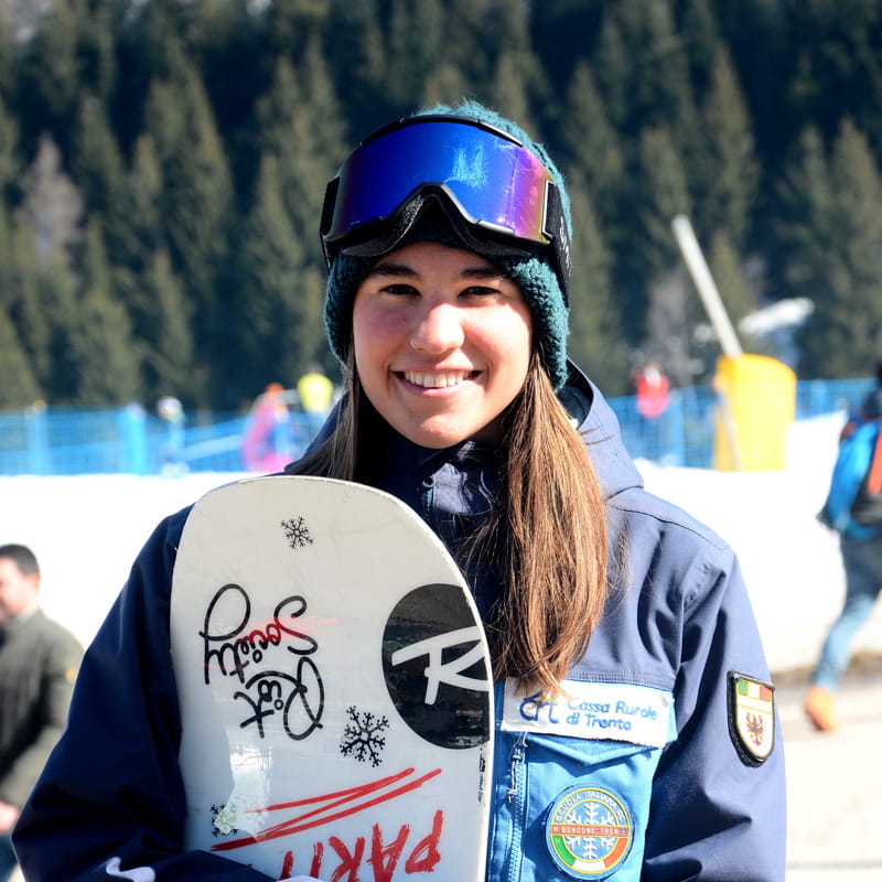 Anita Pedrotti maestra di Snowboard al Monte Bondone, Trento